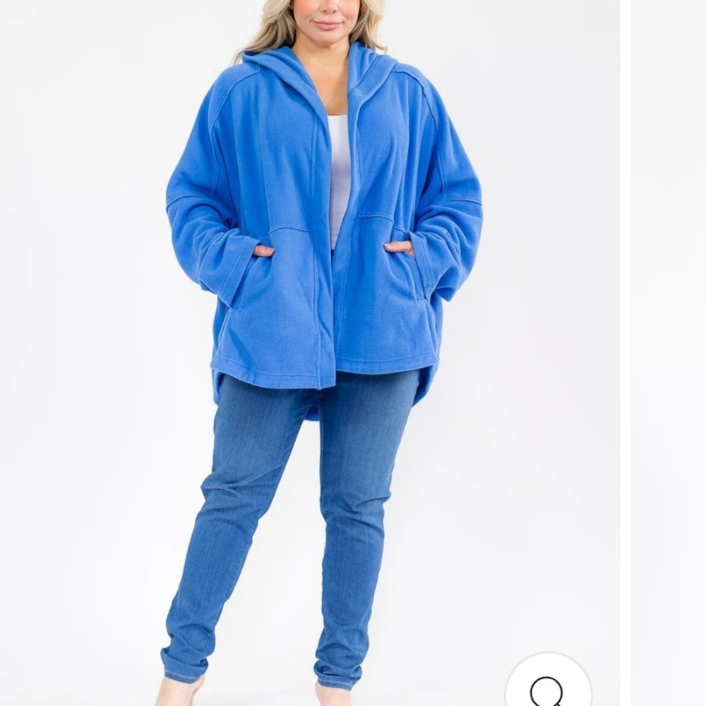 Plus size, Long Sleeve Open Front Pockets Hooded Cardigan. - Picture 3 of 6